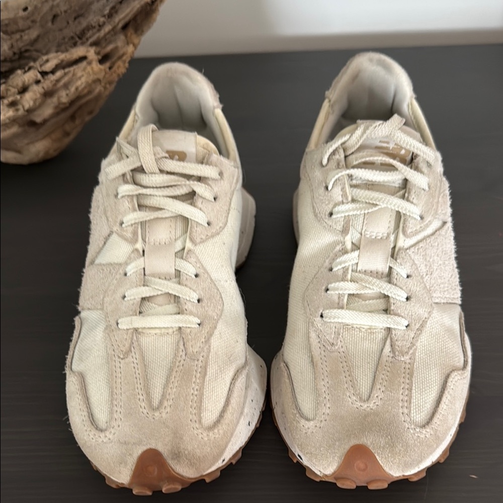 New Balance 327 Women's Cream Sneakers